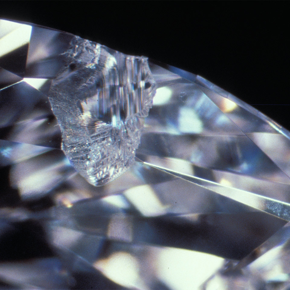 12722 960x960 diamond with chipped girdle