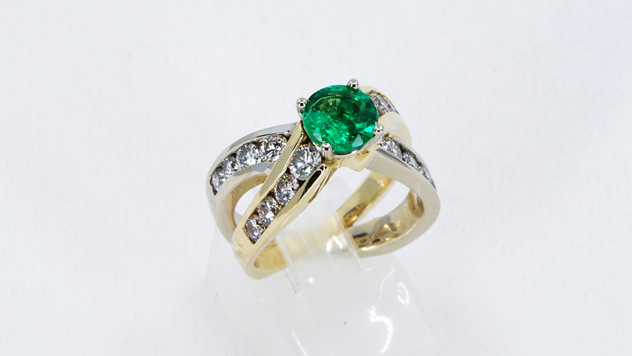 emeraald diamond ring