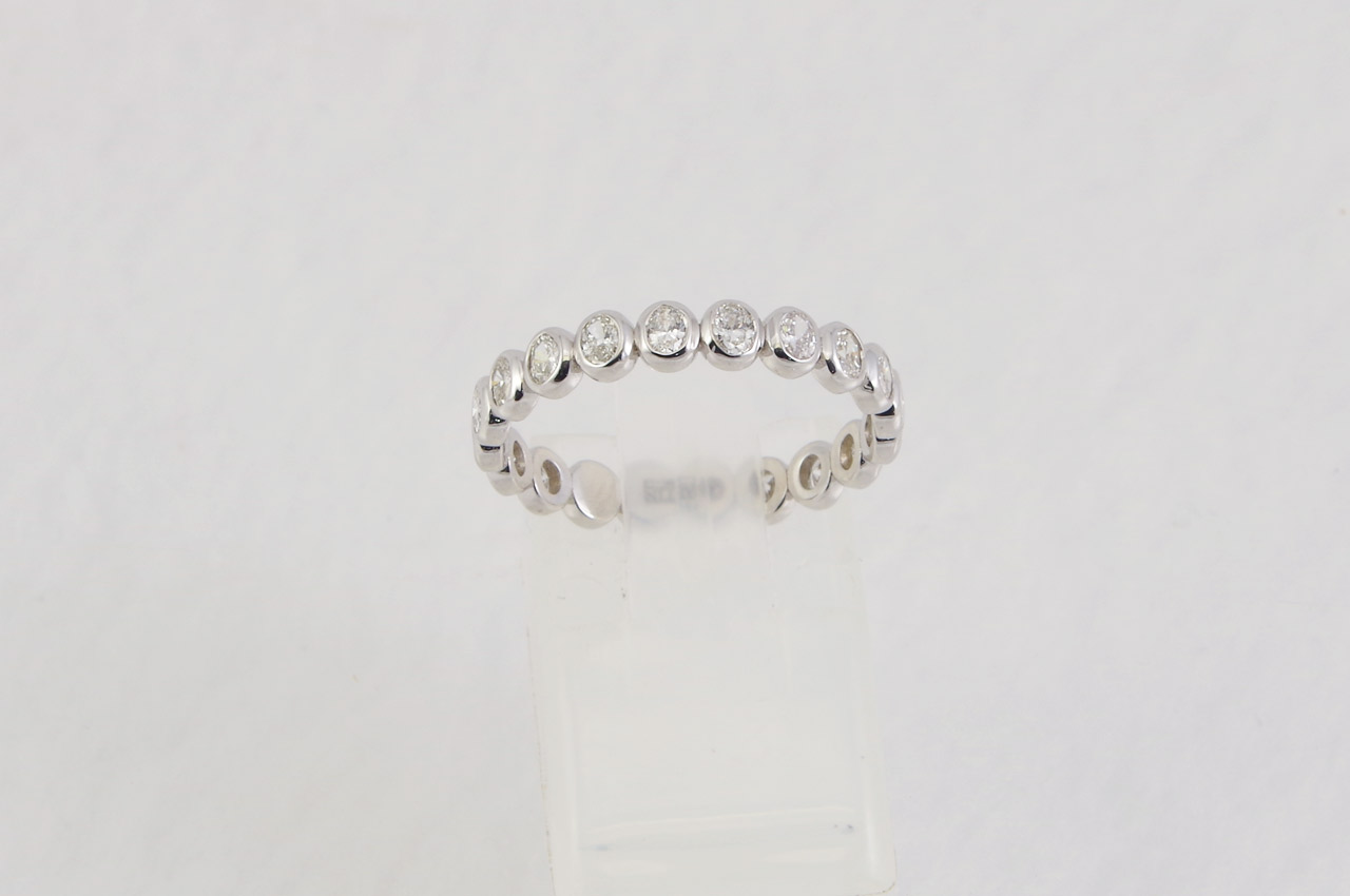 14k White Gold Oval Diamond Ring Flat