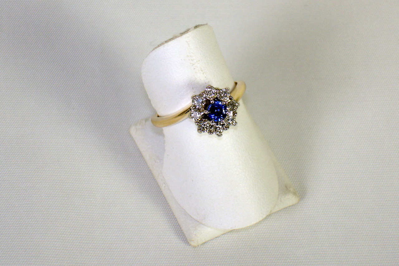 14k Yellow Gold Ceylon Sapphire & Diamond Ring
