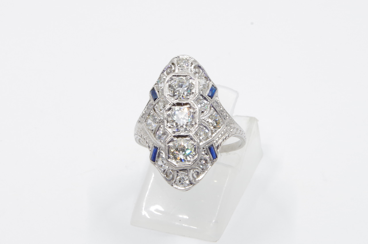 Estate Vintage Platinum Diamond Ring Thumbnail