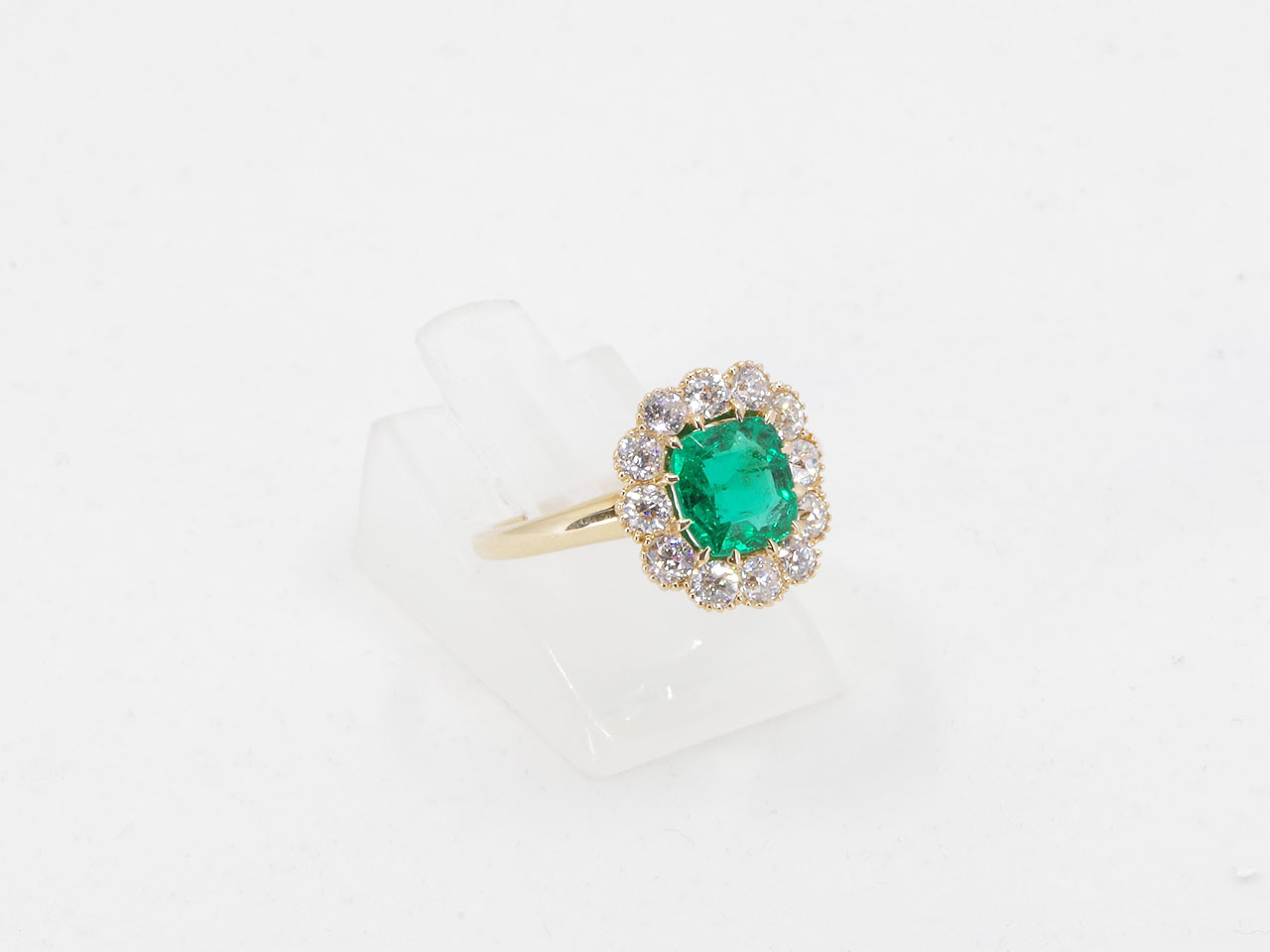 Estate 18K Yellow Gold Emerald & Diamond Ring Side