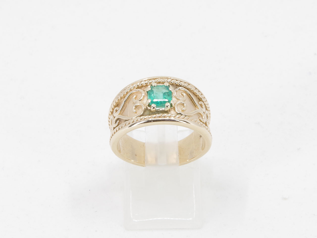 Estate 14K Yellow Gold Emerald Ring Thumbnail
