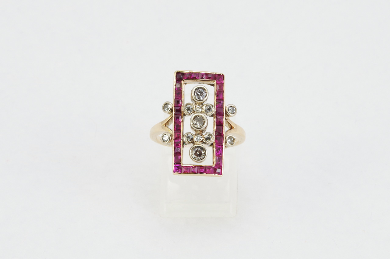 Estate Yellow Gold Vintage Ruby & Diamond Ring Thumbnail