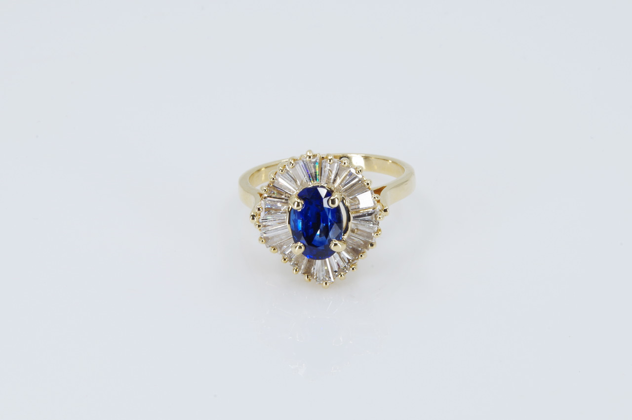 Estate 14k Yellow Gold Sapphire & Damond Ring Flat