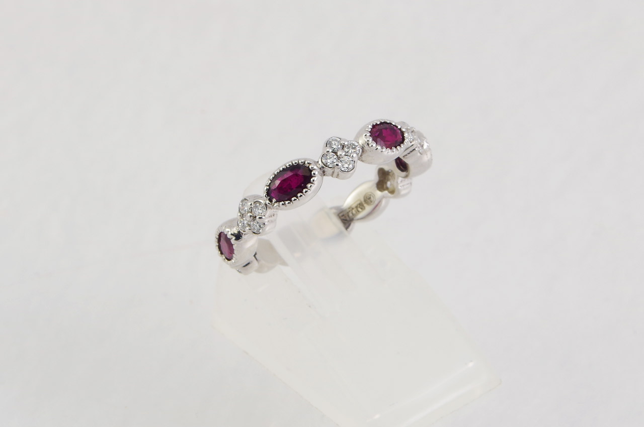 14k White Gold Oval Ruby & Diamond Ring Side