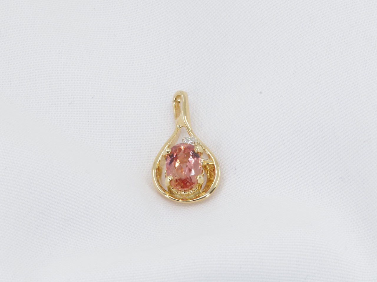 14K Yellow Gold Natural Pink Topaz Pendant Thumbnail